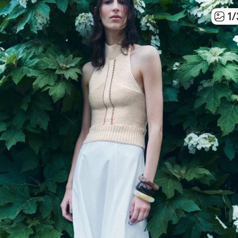 Spring /Summer 🌺NWT Zara Cream Knit Crop Top S
🚨 My prices are firm, no discount - Picture 5 of 9